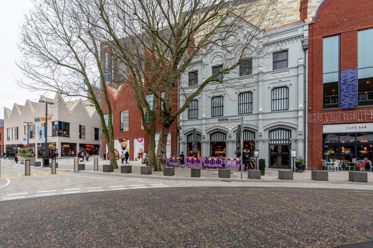 Watford Town Centre Serviced Apartment: Flexible Beds & Free Entertainment London Exterior photo